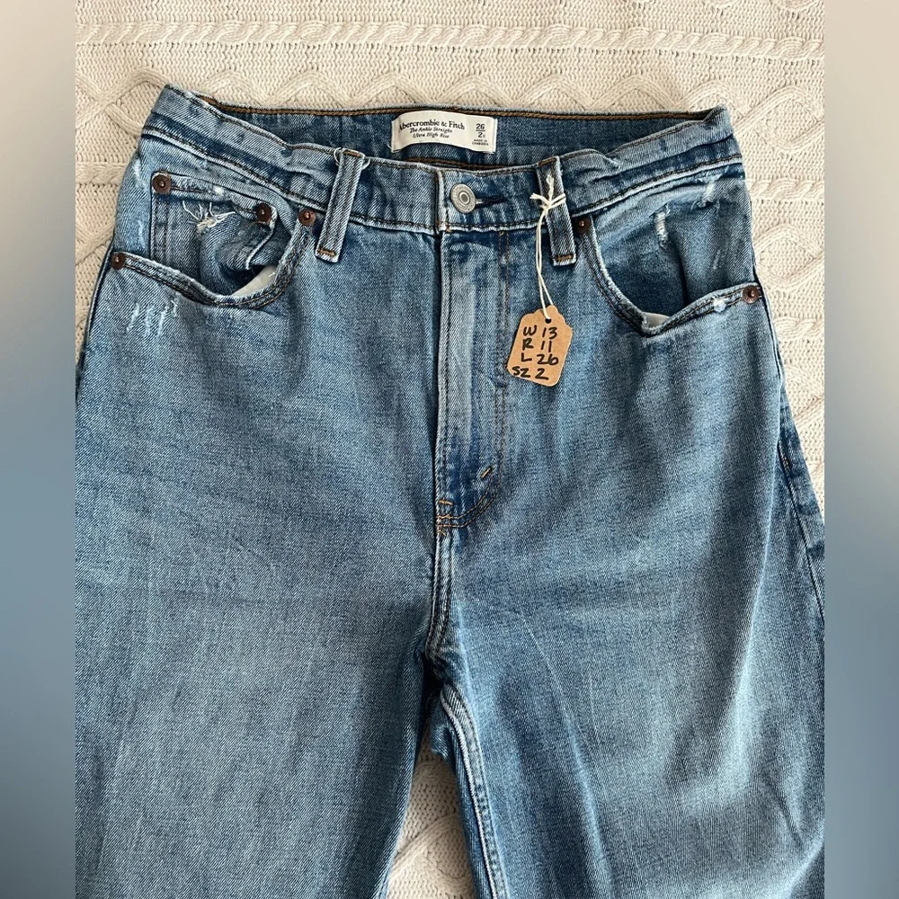 Abercrombie & Fitch Distressed Ankle  Straight Hi-Rise Jeans Women’s Size 2 - Picture 13 of 16